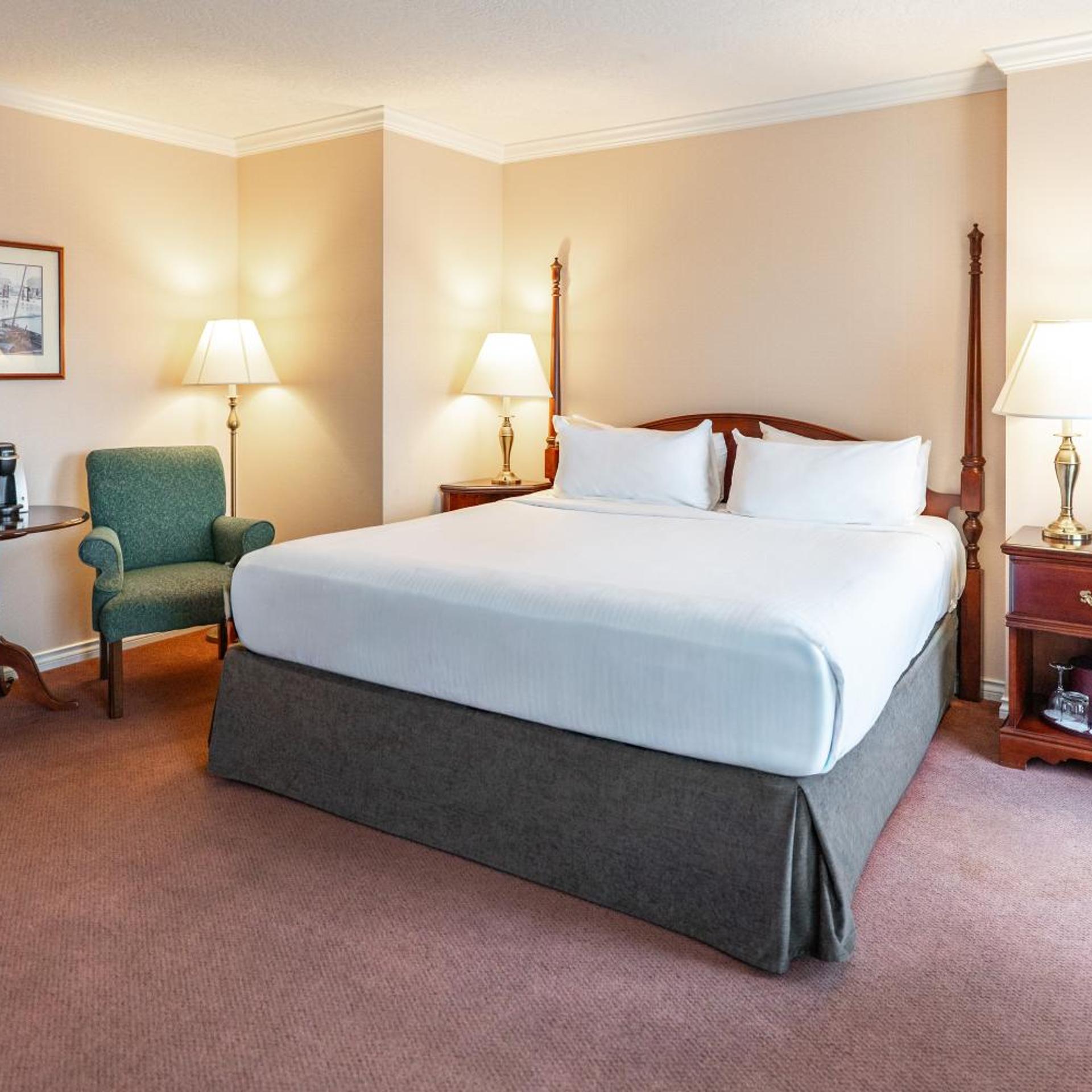 Victoria, King Bed