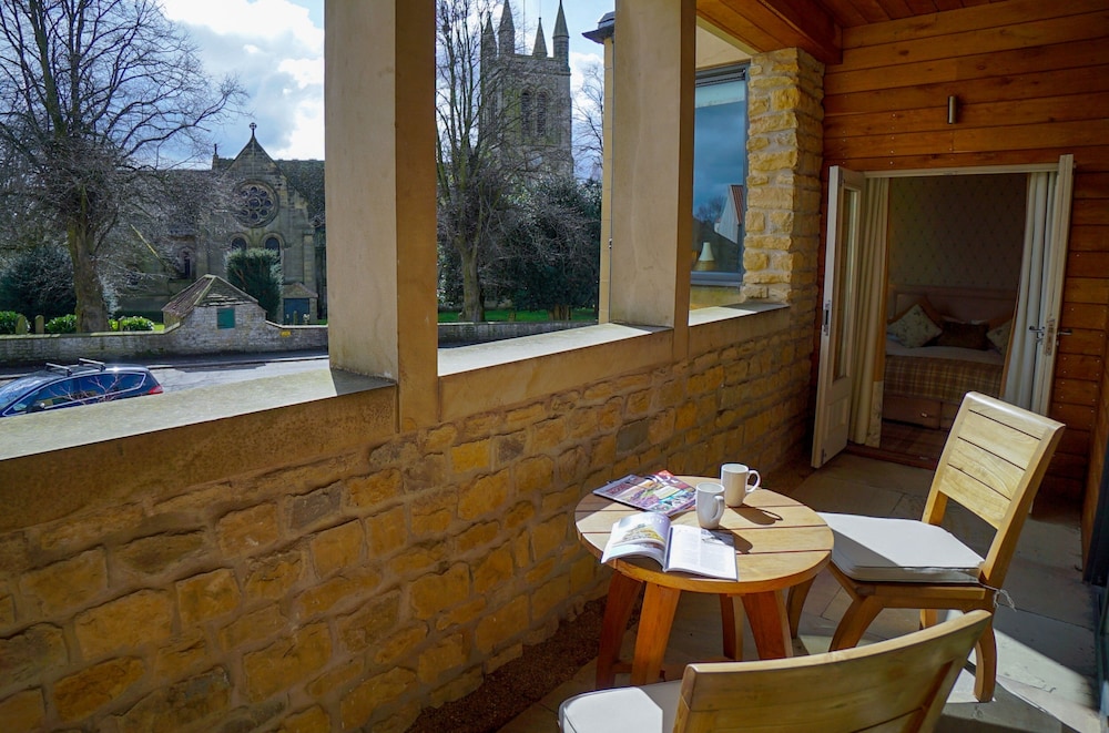 Feversham Arms Hotel Verbena Spa 63/75