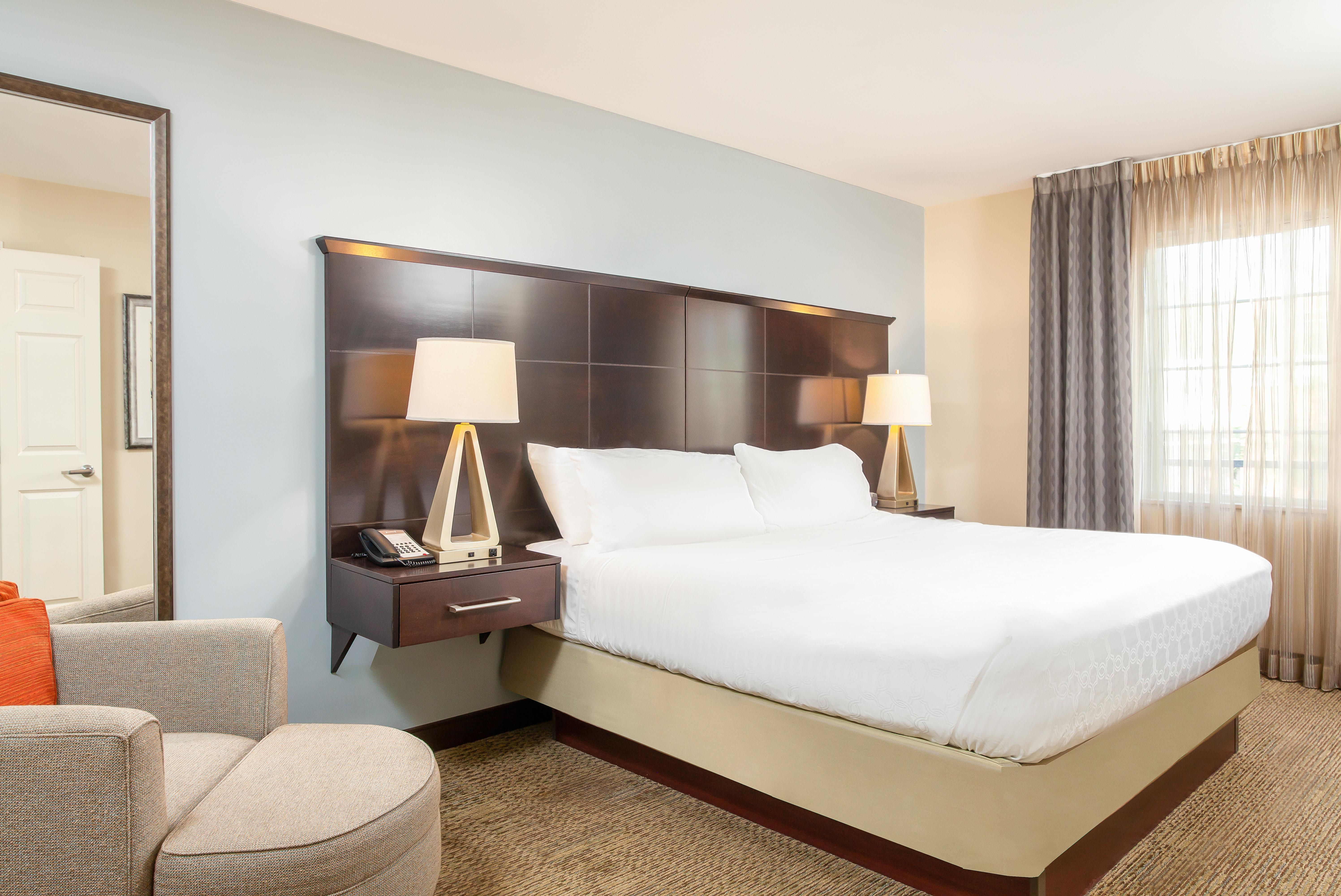 1 Bedroom, Suite, King Bed, Sofa