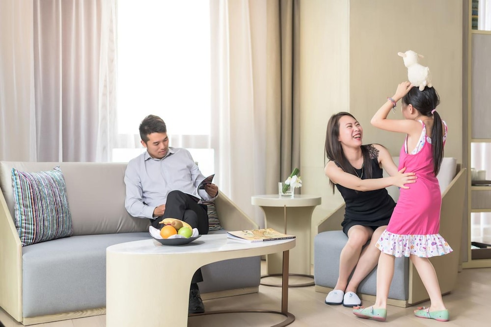 NOVOTEL SHANGHAI CLOVER 9/73