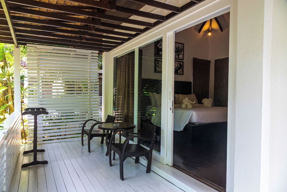 Zara Resort (ex The Privilege Hotel Ezra Royal Beach) 49/80