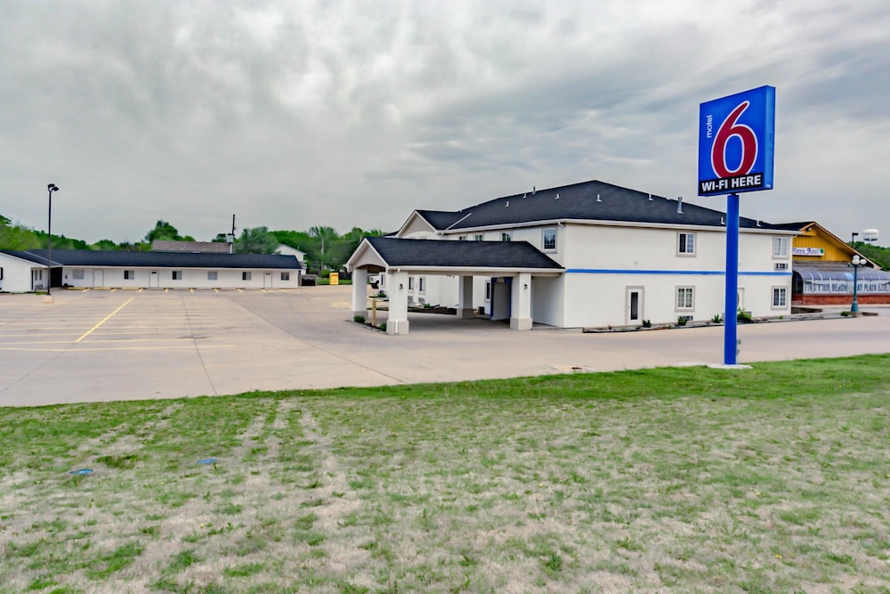 Motel6 Augusta, KS 34/37