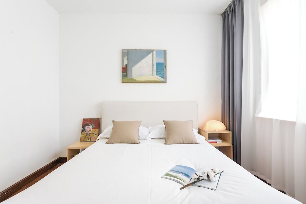 Book and Bed-People's Square 14/46