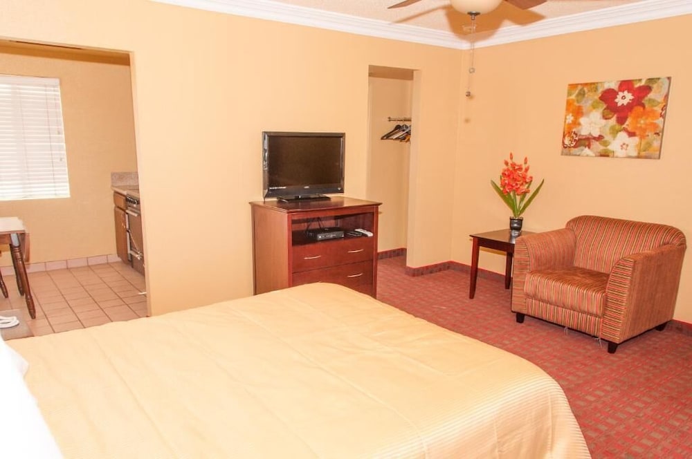 Pacific Inn And Suites 20/50