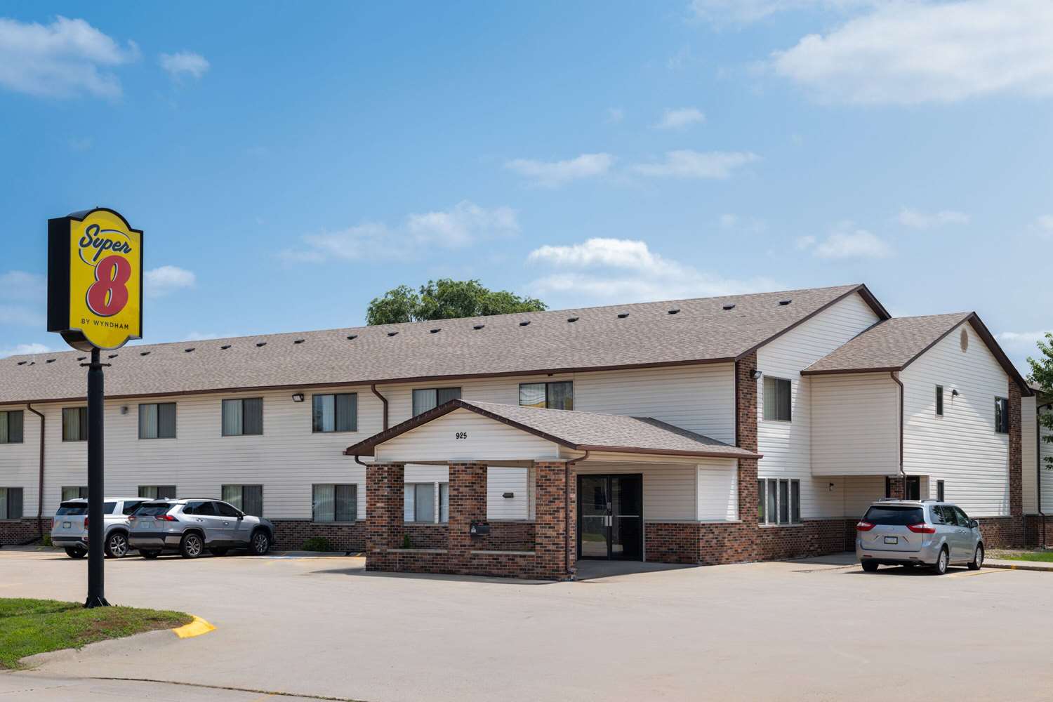 Super 8 by Wyndham Dyersville near Field of Dreams 3/36