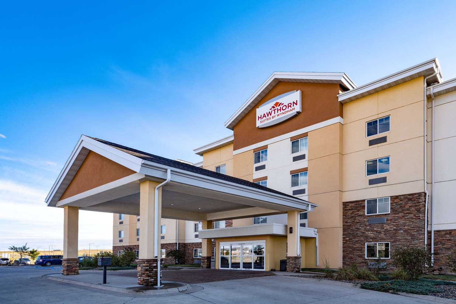 Hawthorn Suites By Wyndham Dickinson 2/58