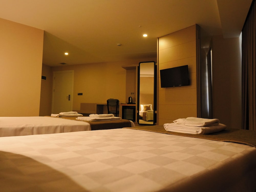 Bonnie City Hotel 27/50