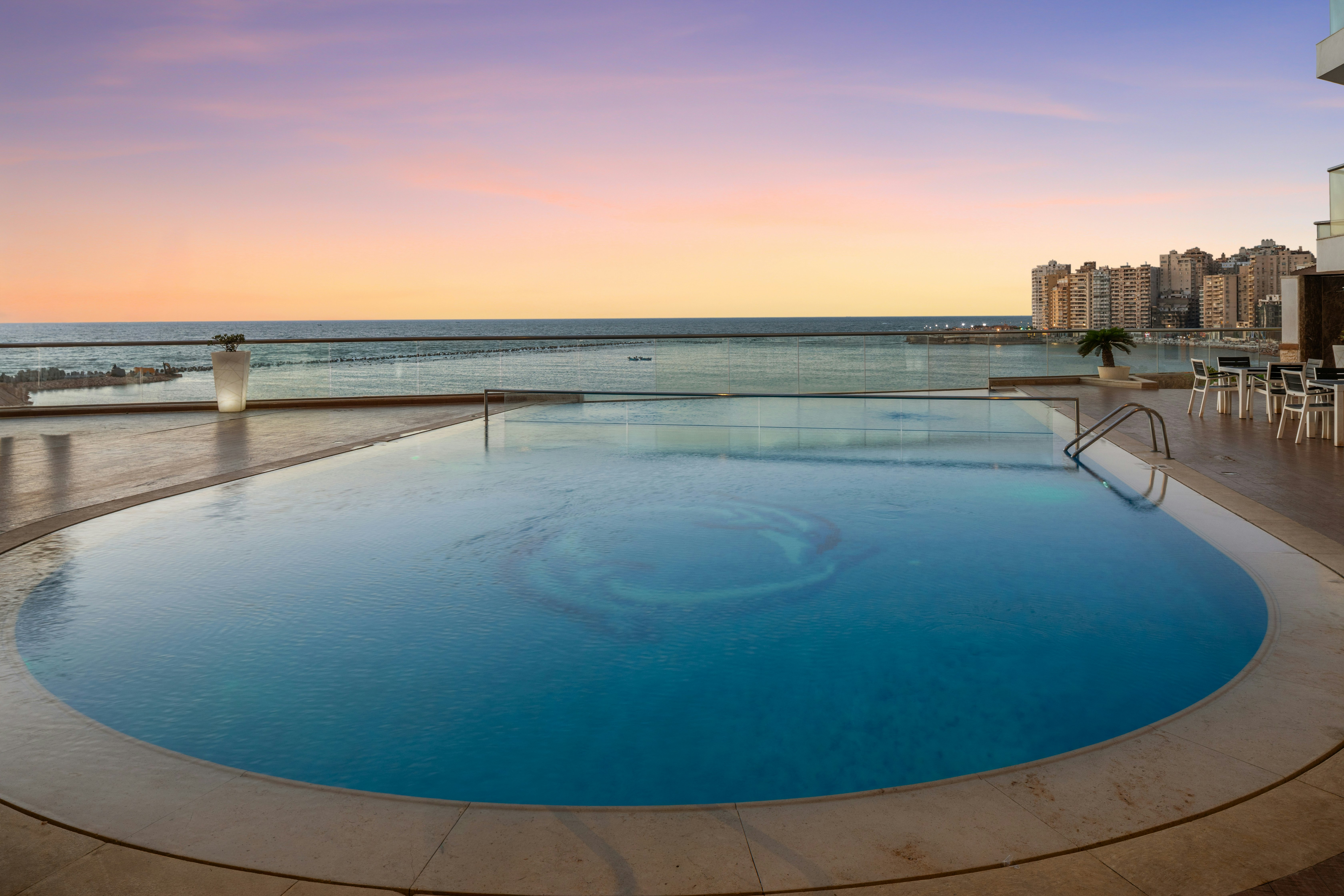 Hilton Alexandria Corniche 25/50