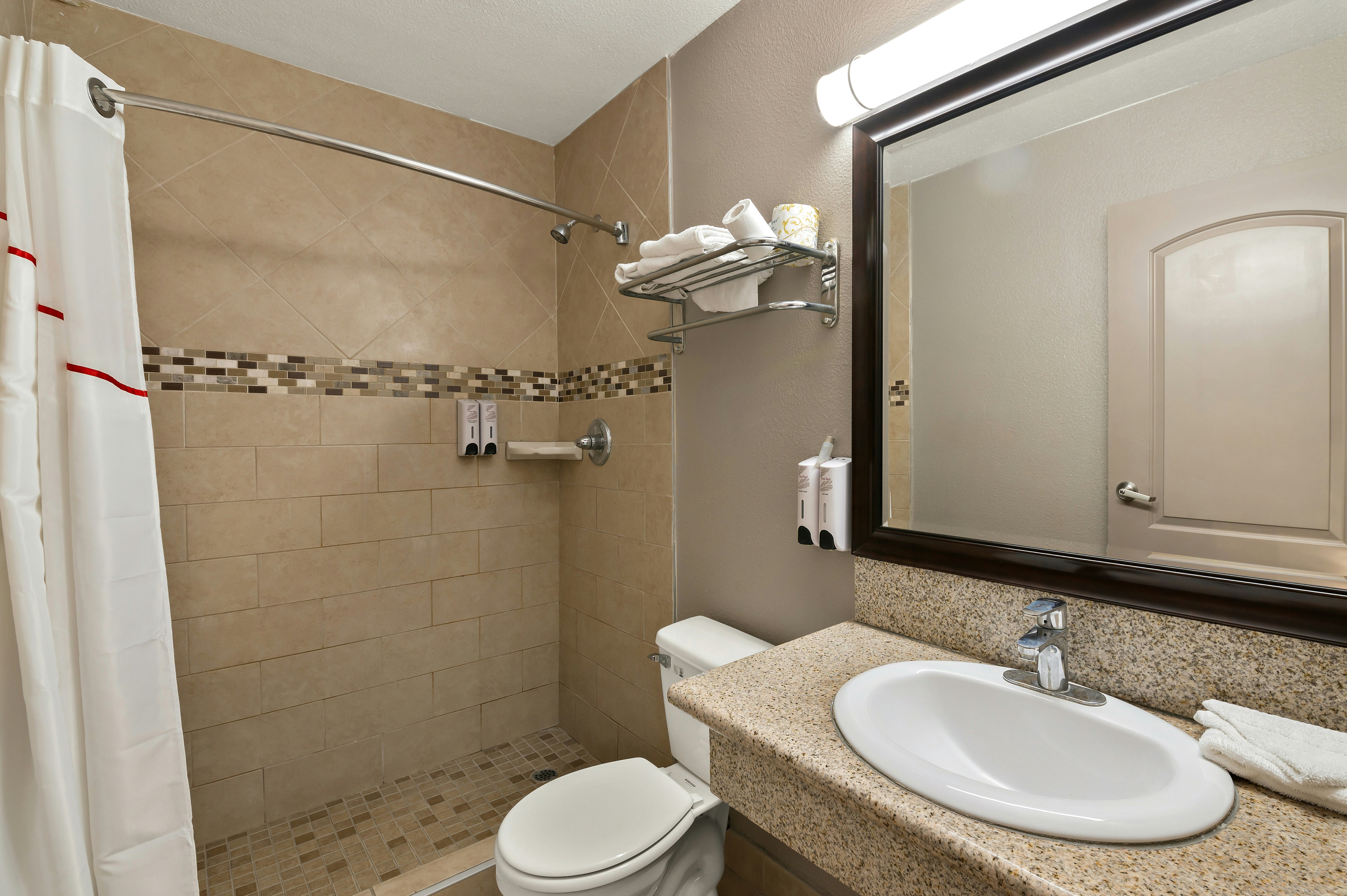 غرفة قياسية بسرير كينج لغير المدخنين، Red Roof Inn Los Angeles - Bellflower 5/5