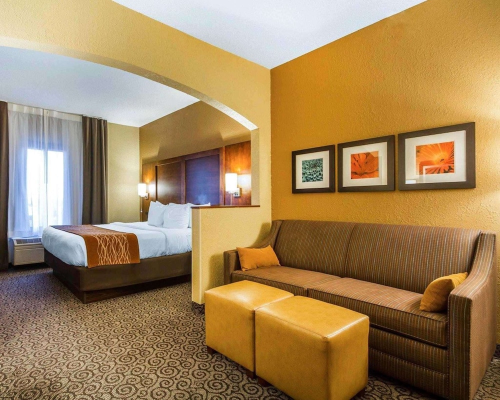 Comfort Suites Ramsey MN 8/31