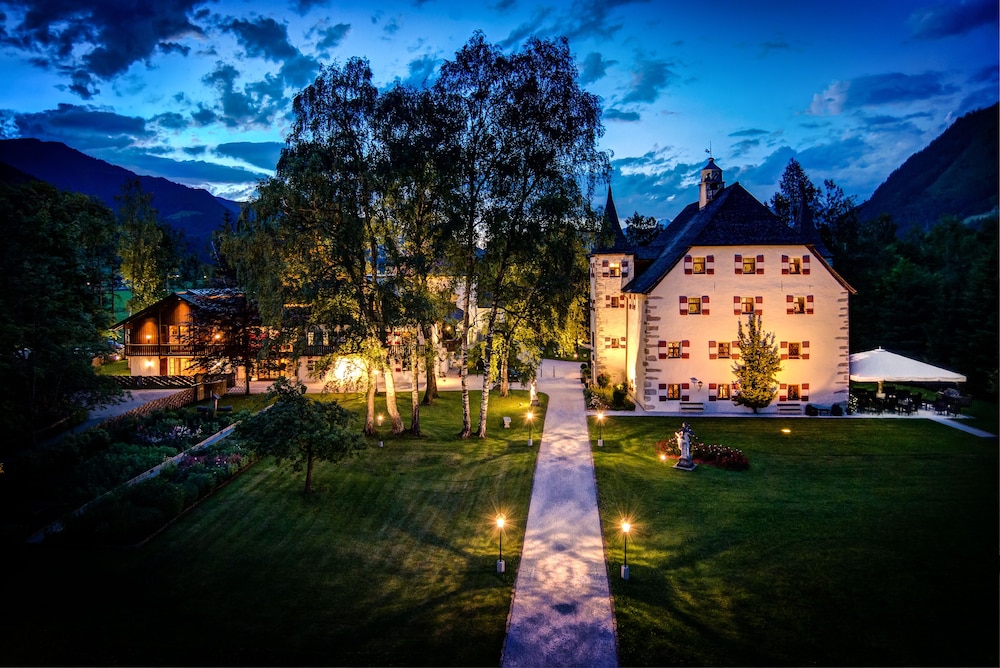 SCHLOSS PRIELAU 43/50