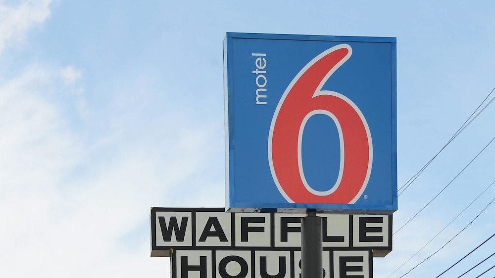 Motel6 Mccomb Ms 7/56