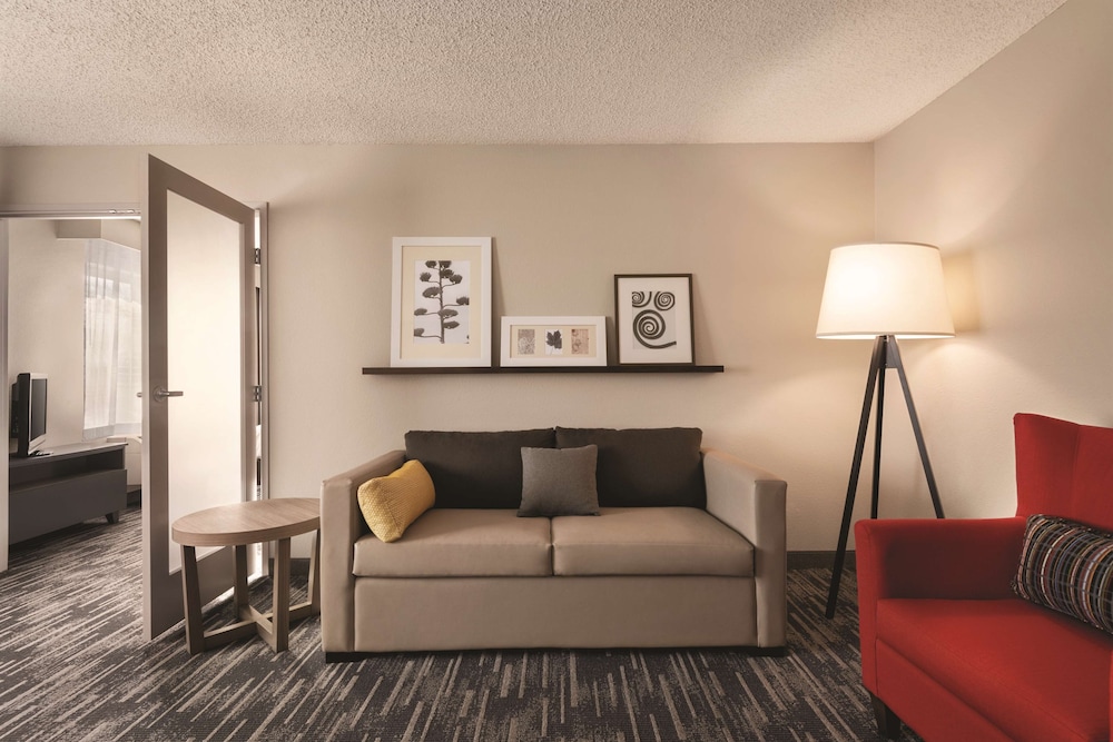 Country Inn & Suites by Radisson, Northfield, MN 18/25