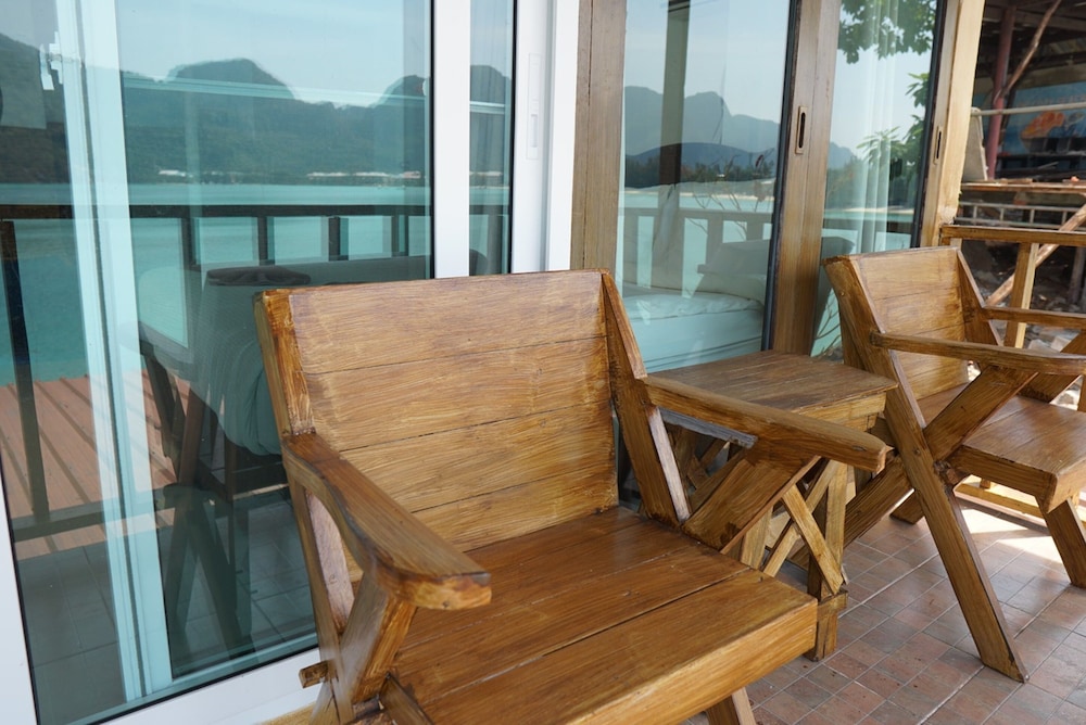 Phi Phi Cozy Seafront Resort 45/67