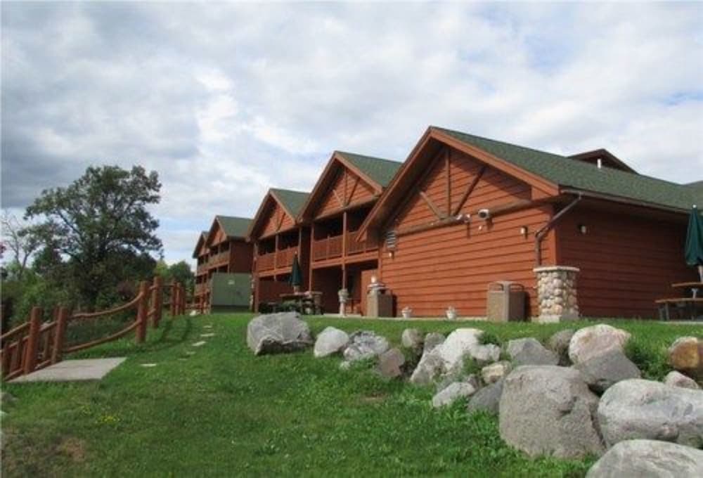 Oveson's Pelican Lake Resort & Inn 1/22