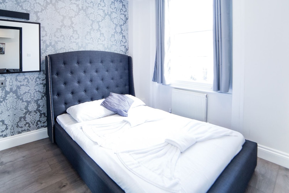 Imperial Court Suites 25/59
