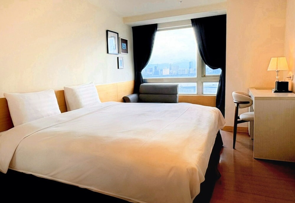 غرفة بسرير مزدوج بإطلالة على النهر، We Meet Taipei Hotel 2/10