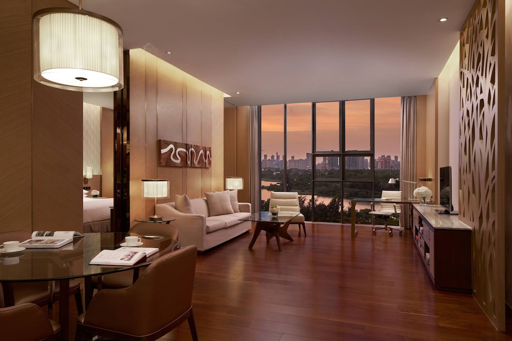 The Oct Harbour Shenzhen Marriott Executive Apartments 31/38