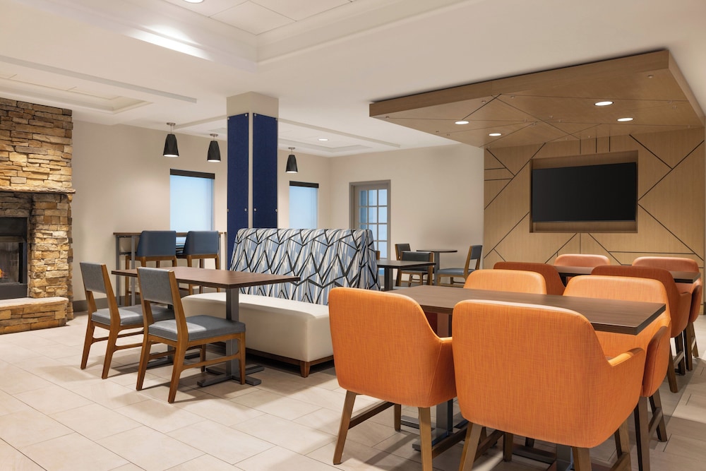 Holiday Inn Express & Suites Hagerstown 61/67