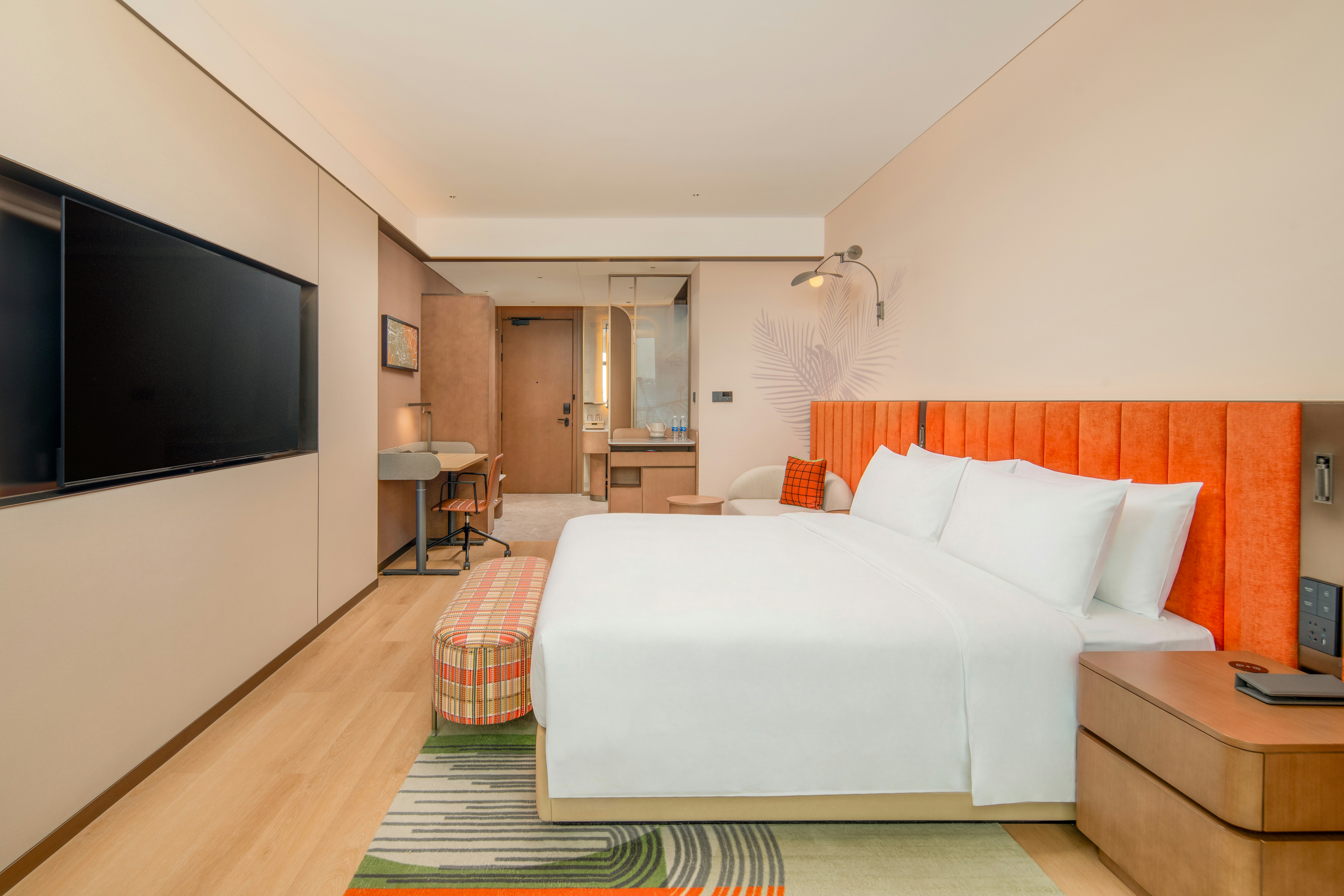 Guest Room, King Bed