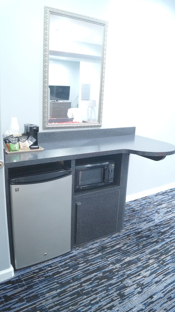 Magnolia Inn And Suites 22/23