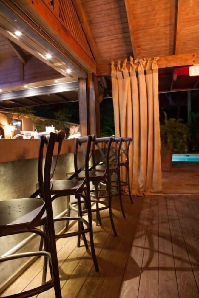 Villa Montana Beach Resort 61/75