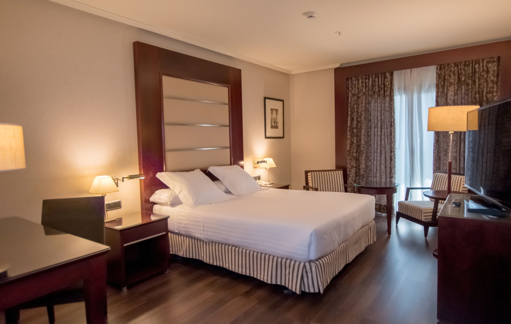 DELUXE, GIRALDA VIEW