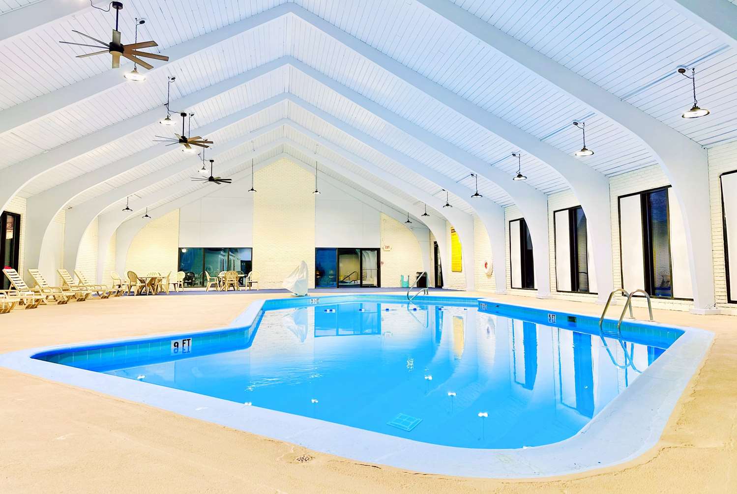 swimming pool spa