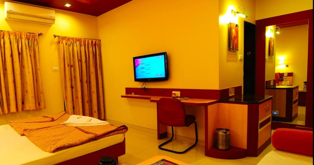 Hotel Panchavati Elite Inn 17/18