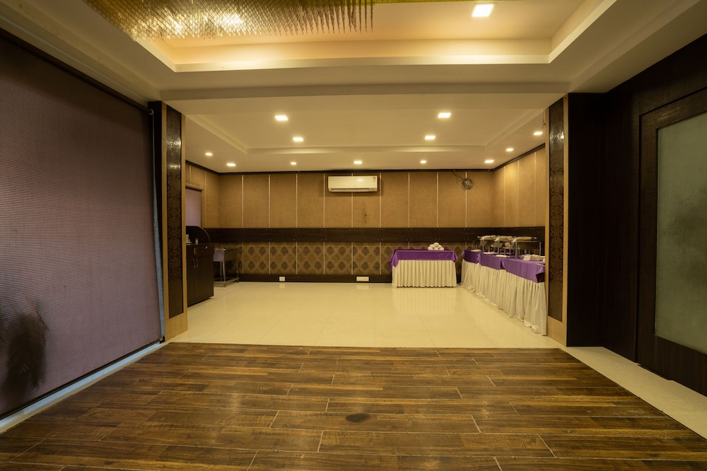 Hotel Samrat 21/45