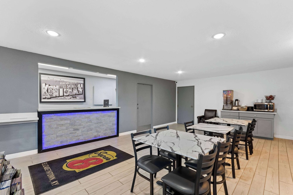 Super 8 by Wyndham Elizabethtown 52/61