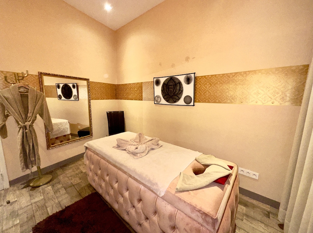 Le Sillage Palace sky & Spa 38/87