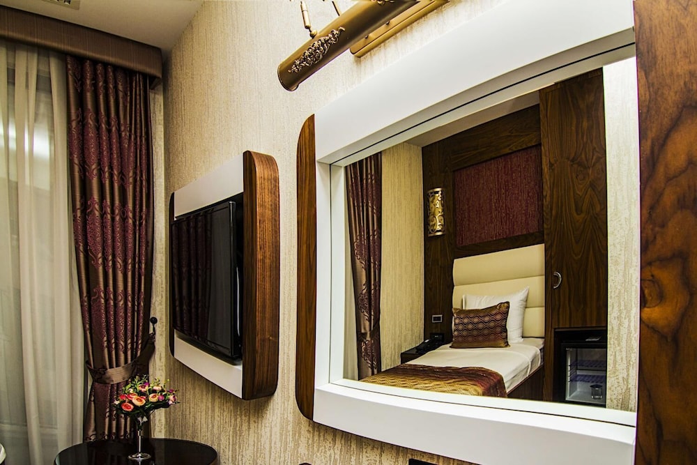 Vertu Hotel 11/18