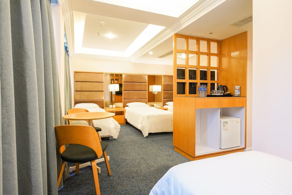 Warwick Hotel Cheung Chau 25/48