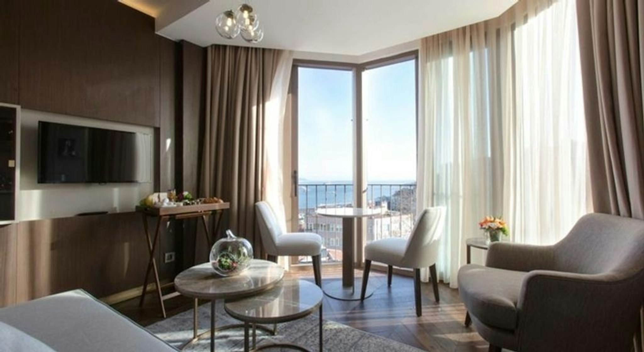 Noble22 Suites 23/39