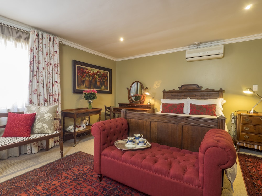 Madison Manor Boutique Hotel 48/72