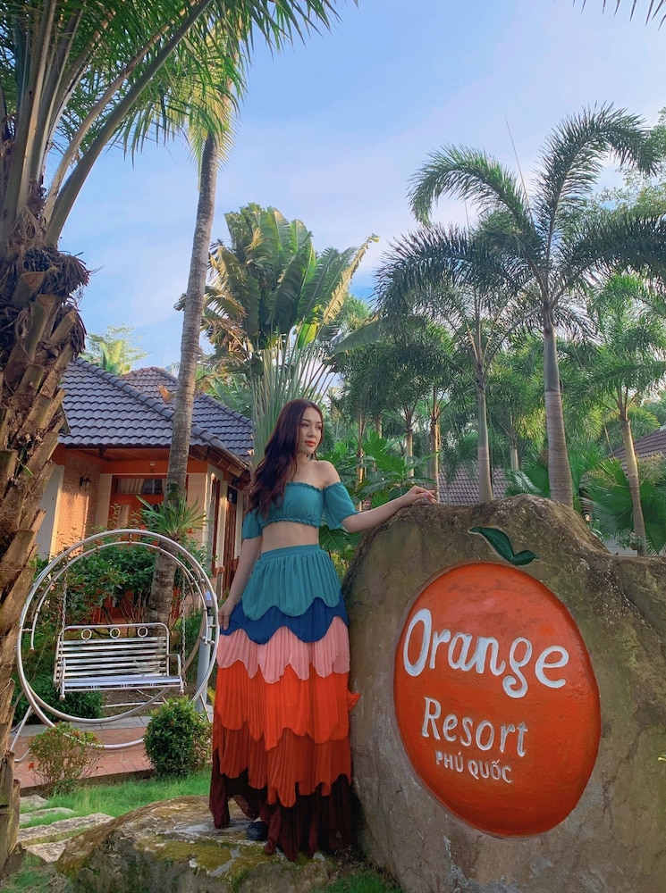 Orange Resort 21/82