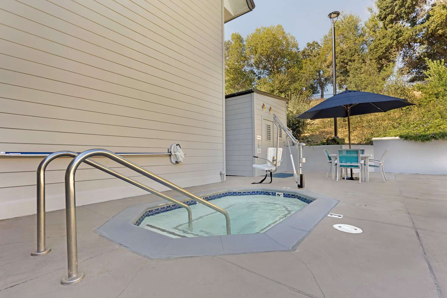 Best Western Plus Novato Oaks Inn 6/28