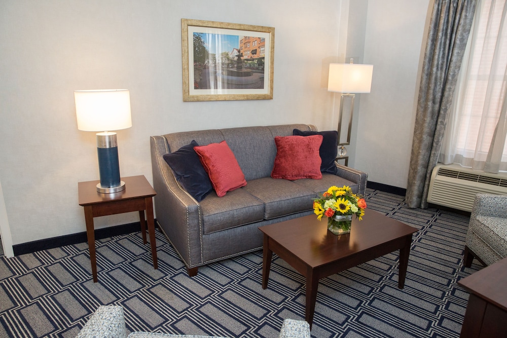 Hampton Inn & Suites Providence Downtown 32/50