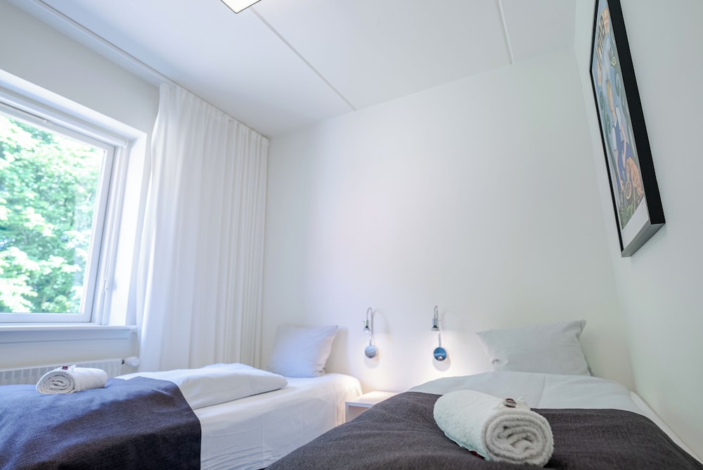 Standard, Twin Beds
