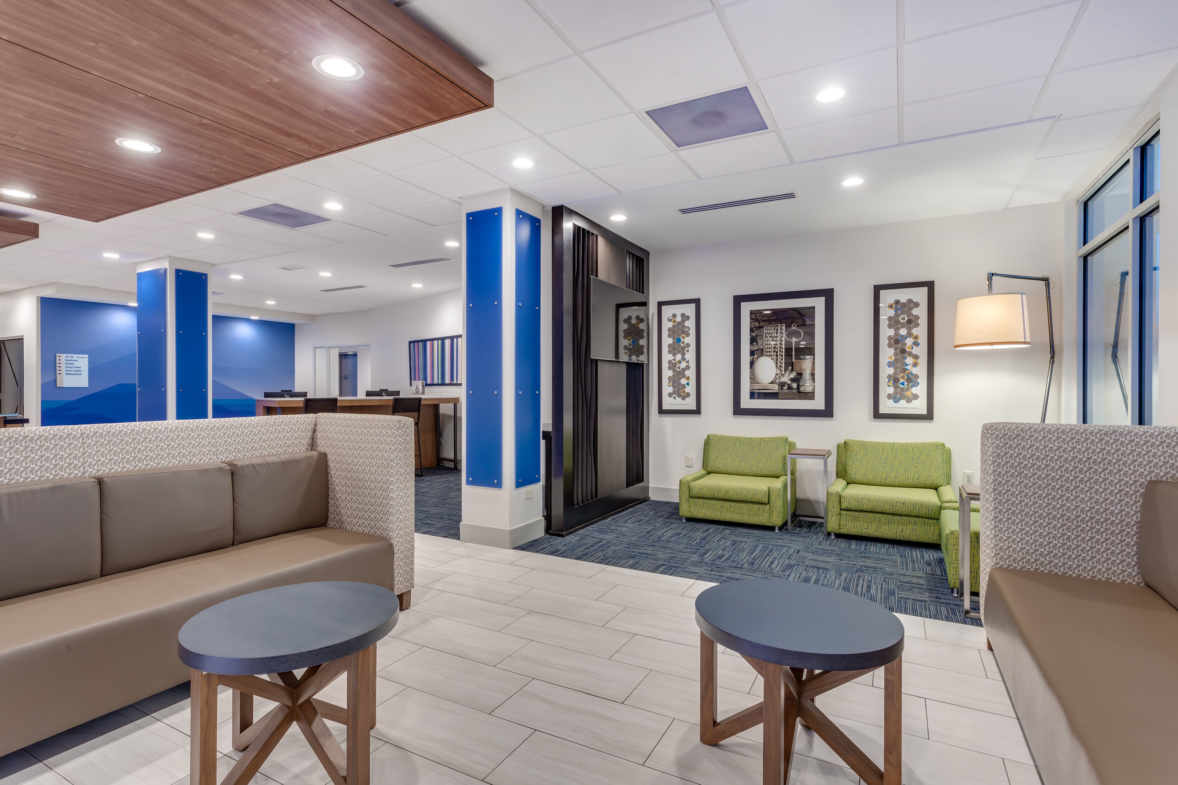 Holiday Inn Express & Suites Hammond 48/69