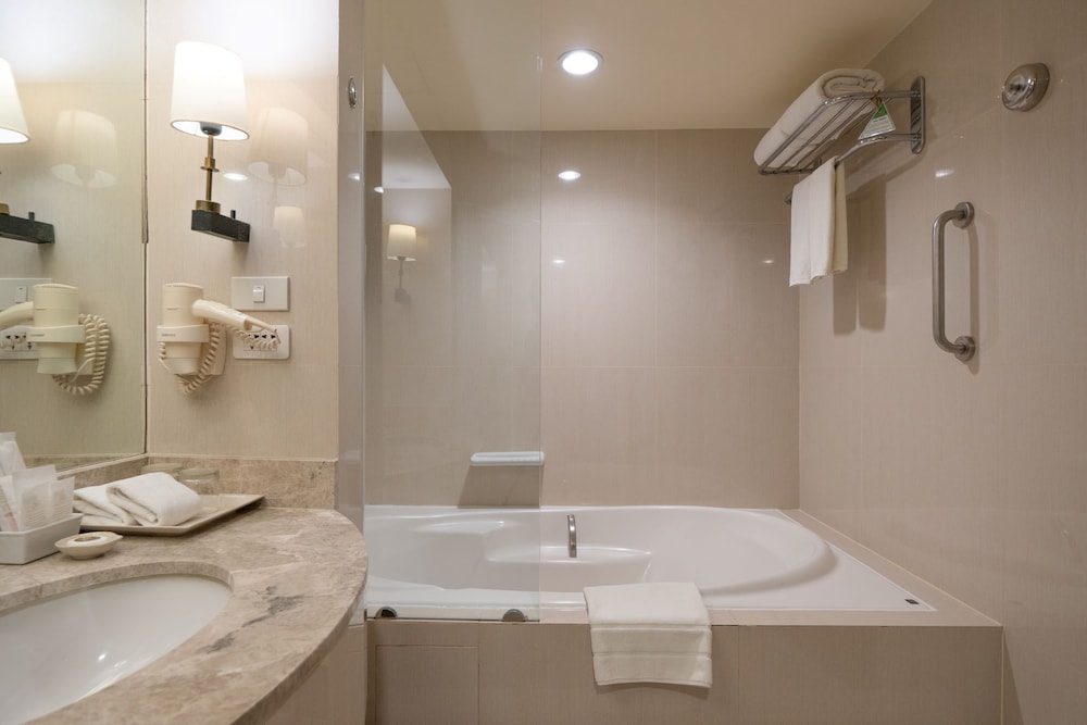Silom Serene Boutique 65/65