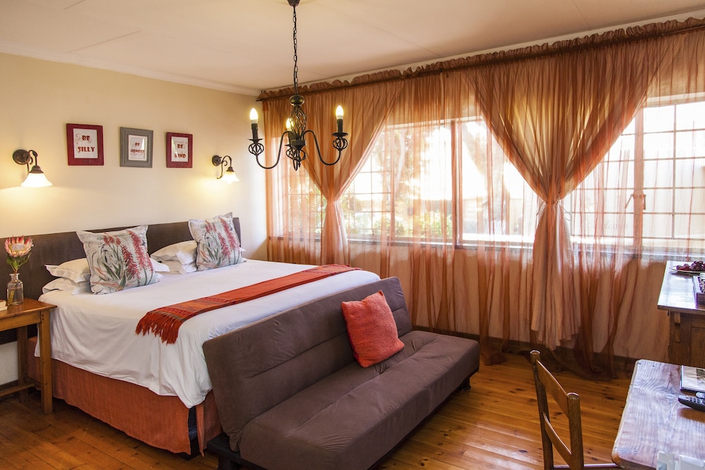 EXECUTIVE, KING BED