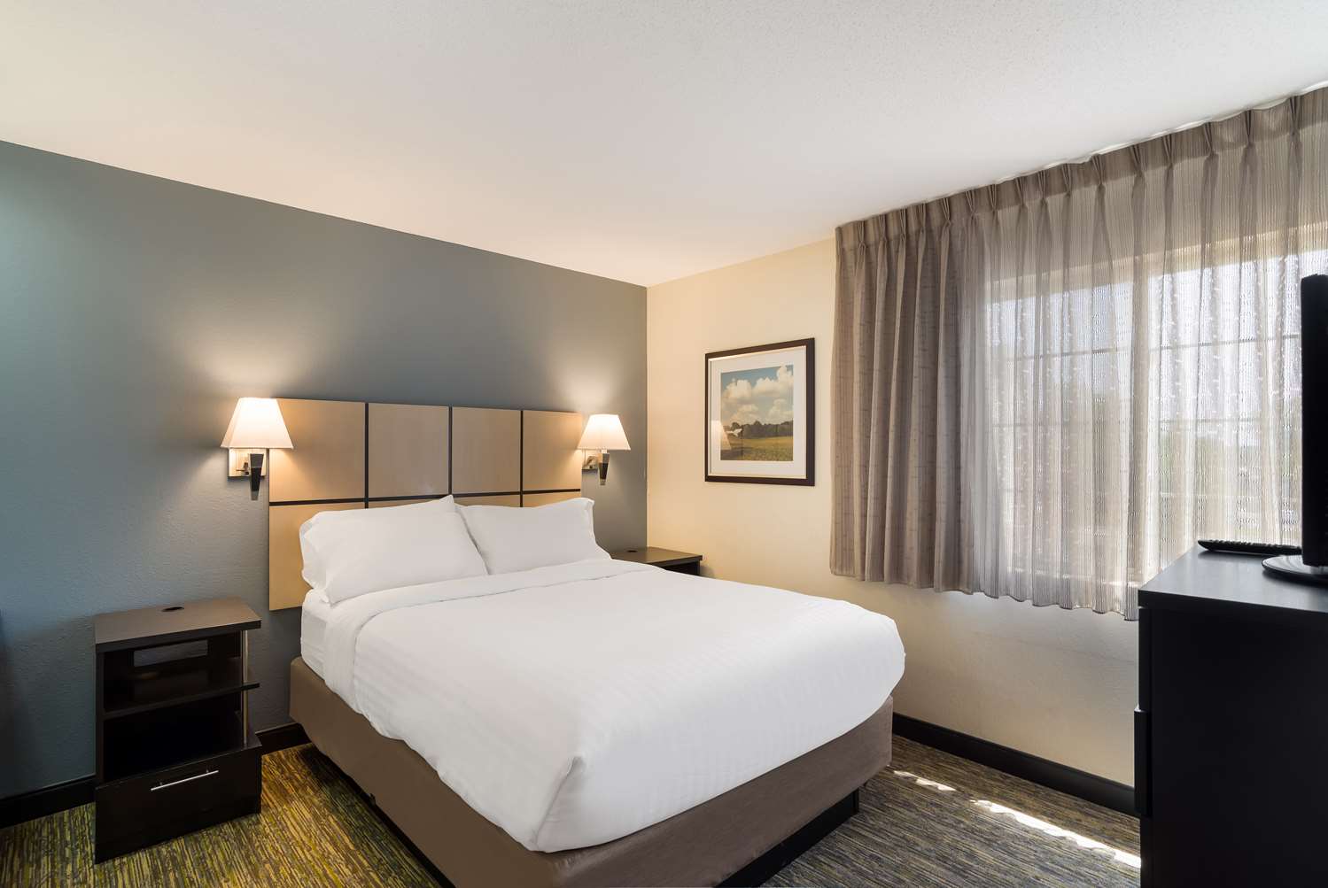 Sonesta Simply Suites Hampton 6/47