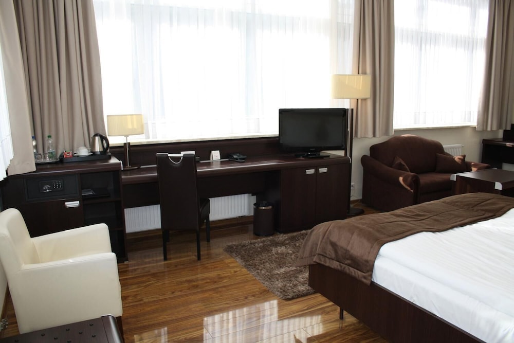 Business Faltom Hotel 16/56