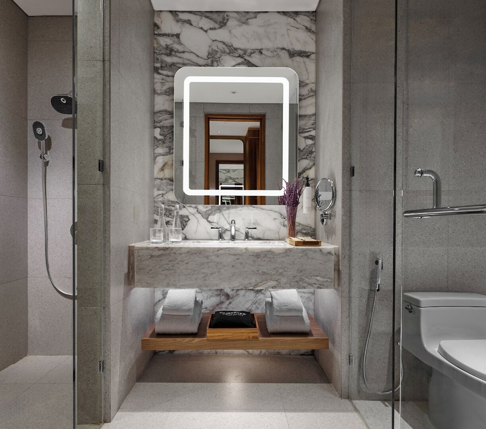 Swissotel Nusantara 61/67