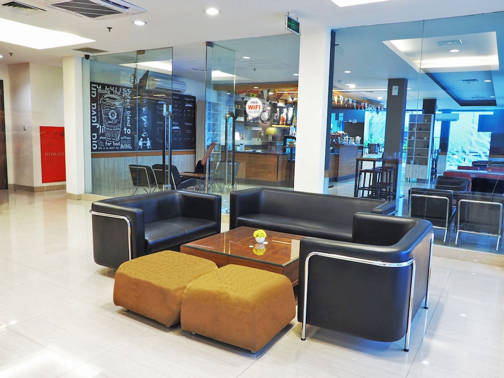 d'primahotel ITC Mangga Dua 18/24