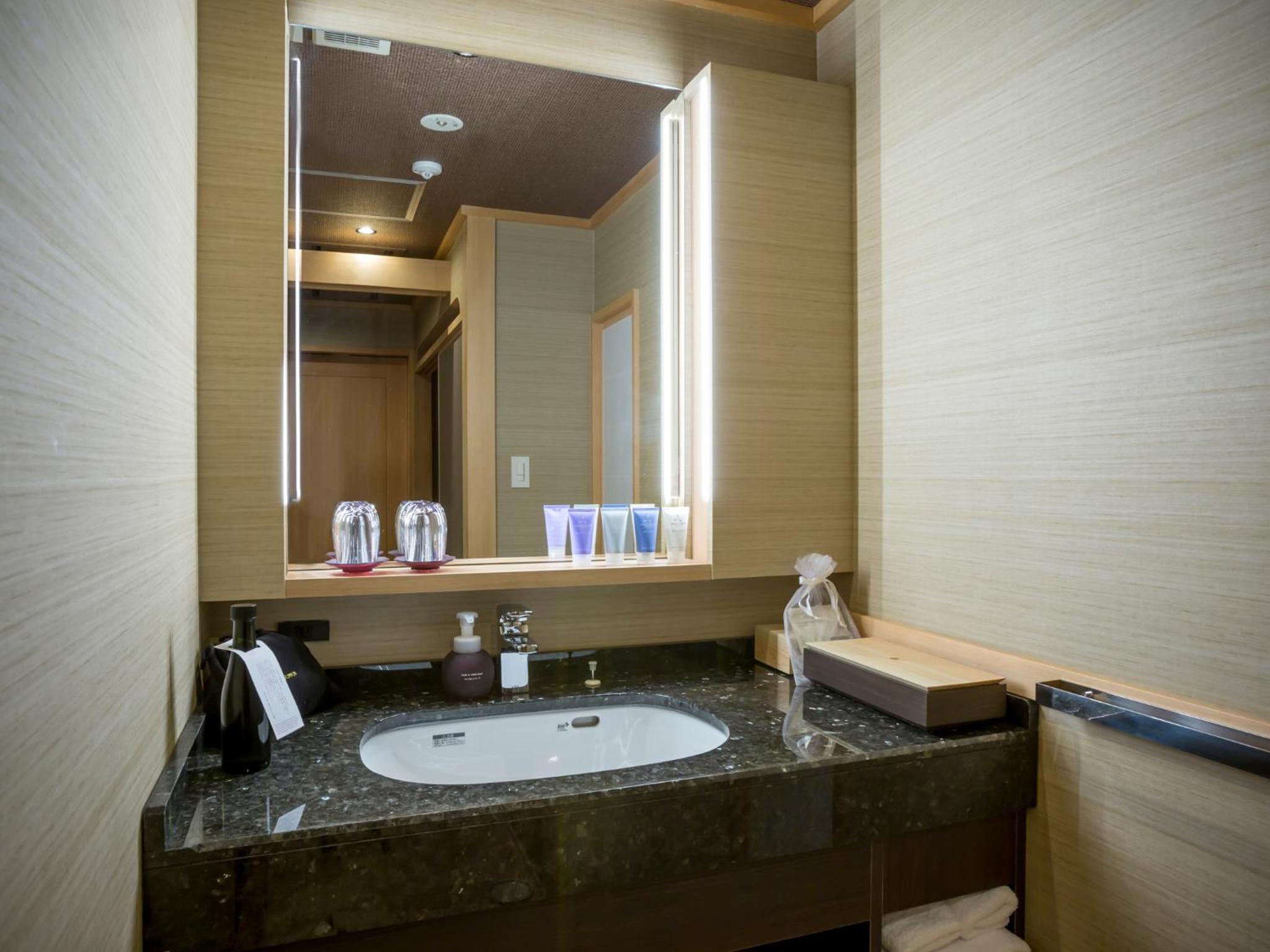 غرفة سوبيريور بسريرين منفصلين بإطلالة على المدينة، Saka Hotel Kyoto 4/6