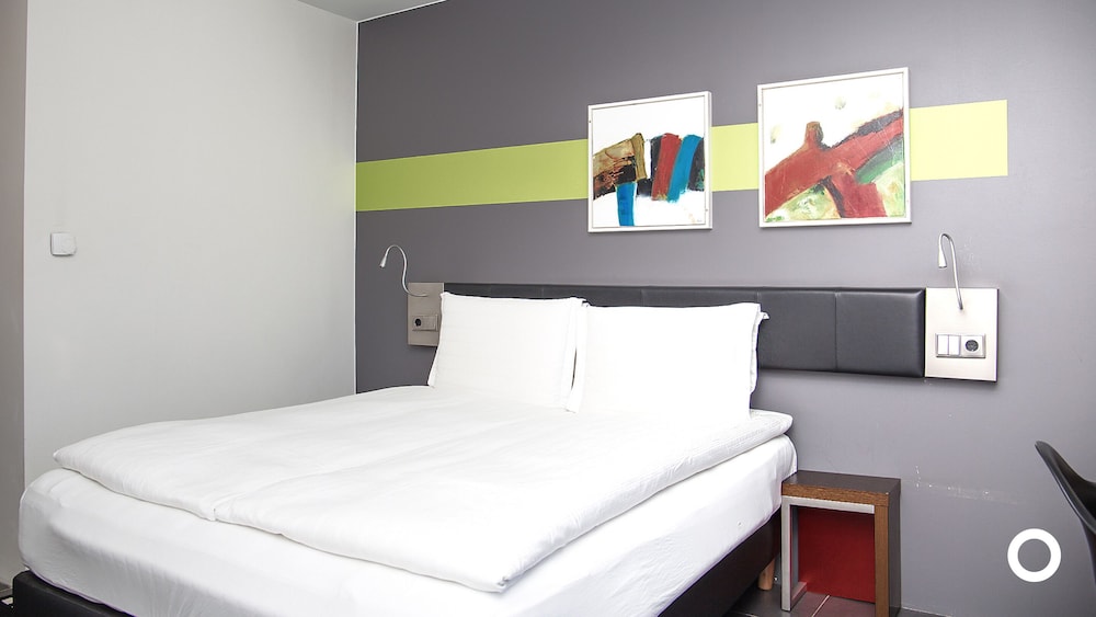 CENTERHOTEL ARNARHVOLL 23/67