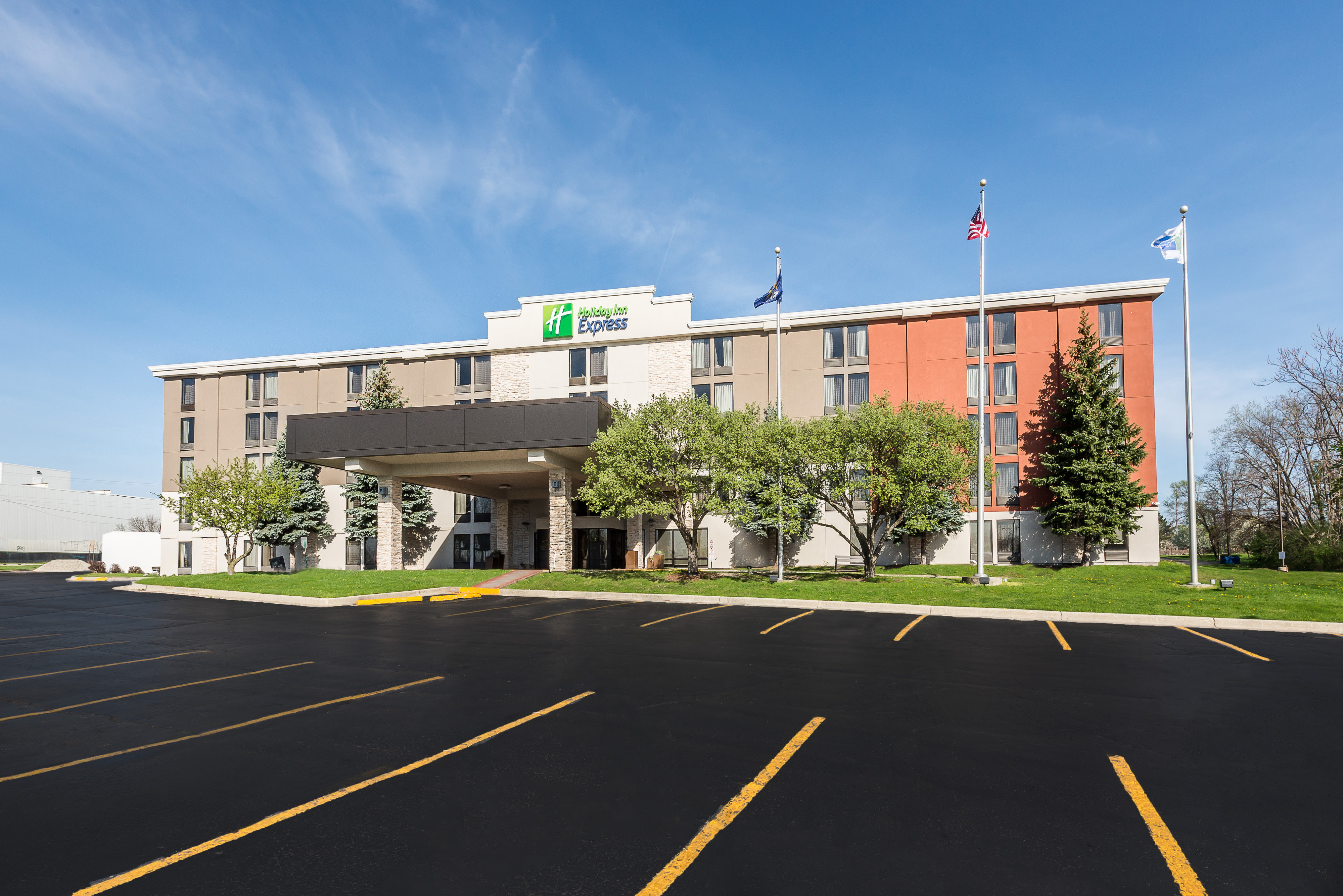 Holiday Inn Express Flint-Campus Area 65/65